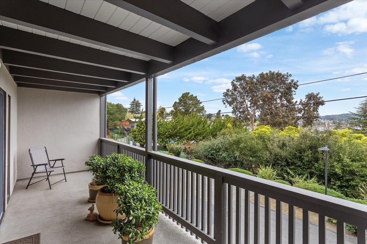 19100 Crest Avenue, Unit 15 Castro Valley, CA 94546 - Photo 22 of 33 a view of a porch