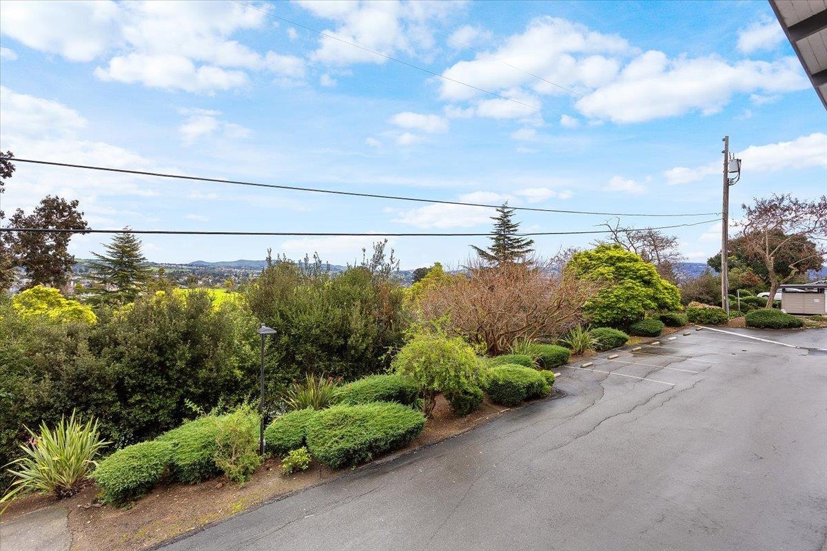 19100 Crest Avenue, Unit 15 Castro Valley, CA 94546 - Photo 23 of 33