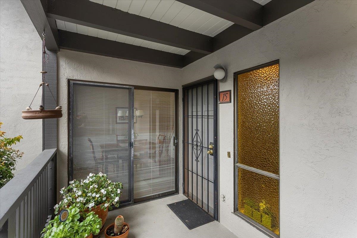 19100 Crest Avenue, Unit 15 Castro Valley, CA 94546 - Photo 3 of 33 a bathroom with a shower
