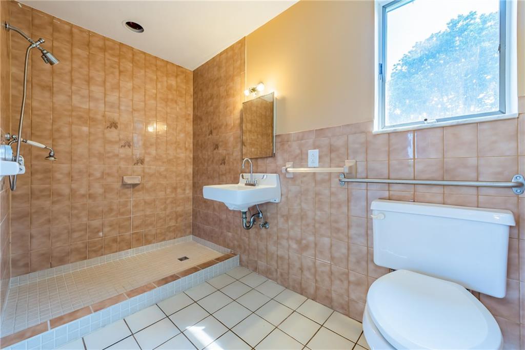 349 Hemlock Road Trafford, PA 15085 - Photo 12 of 25 Gallery Image 12