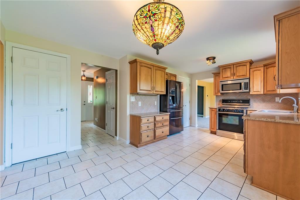 349 Hemlock Road Trafford, PA 15085 - Photo 6 of 25 Gallery Image 6