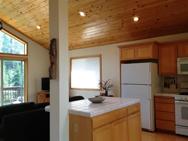 10785 Heather Road Truckee, CA 96161 - Photo 9 of 14 Gallery Image 9