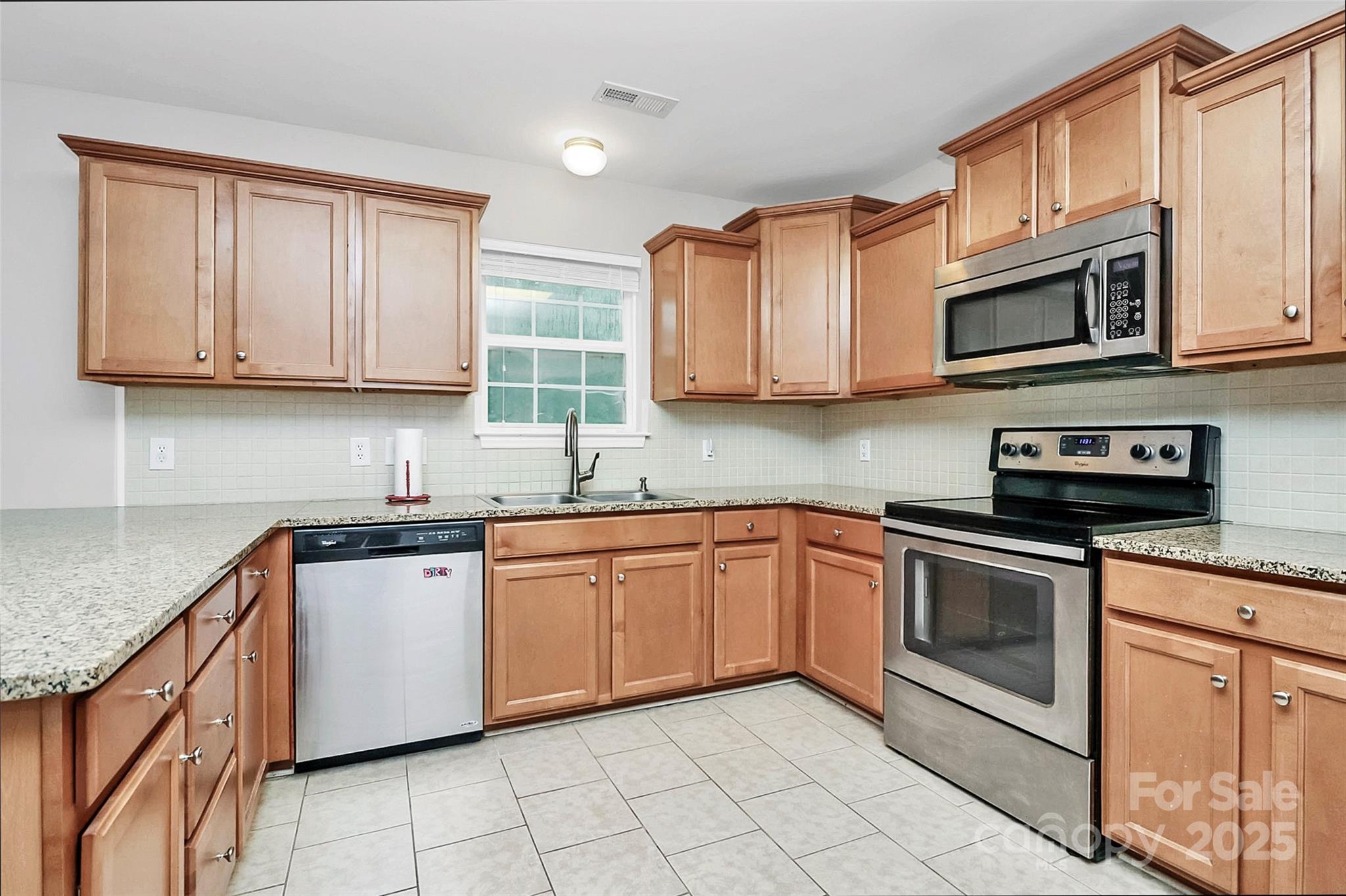 1300 Dunmore Court Clover, SC 29710 - Photo 8 of 37