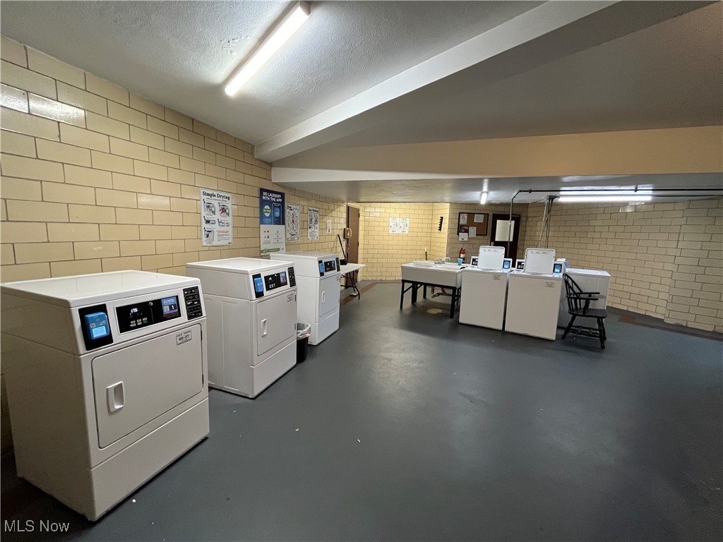 13800 Fairhill Road, Unit 204 Shaker Heights, OH 44120 - Photo 19 of 21 Laundry