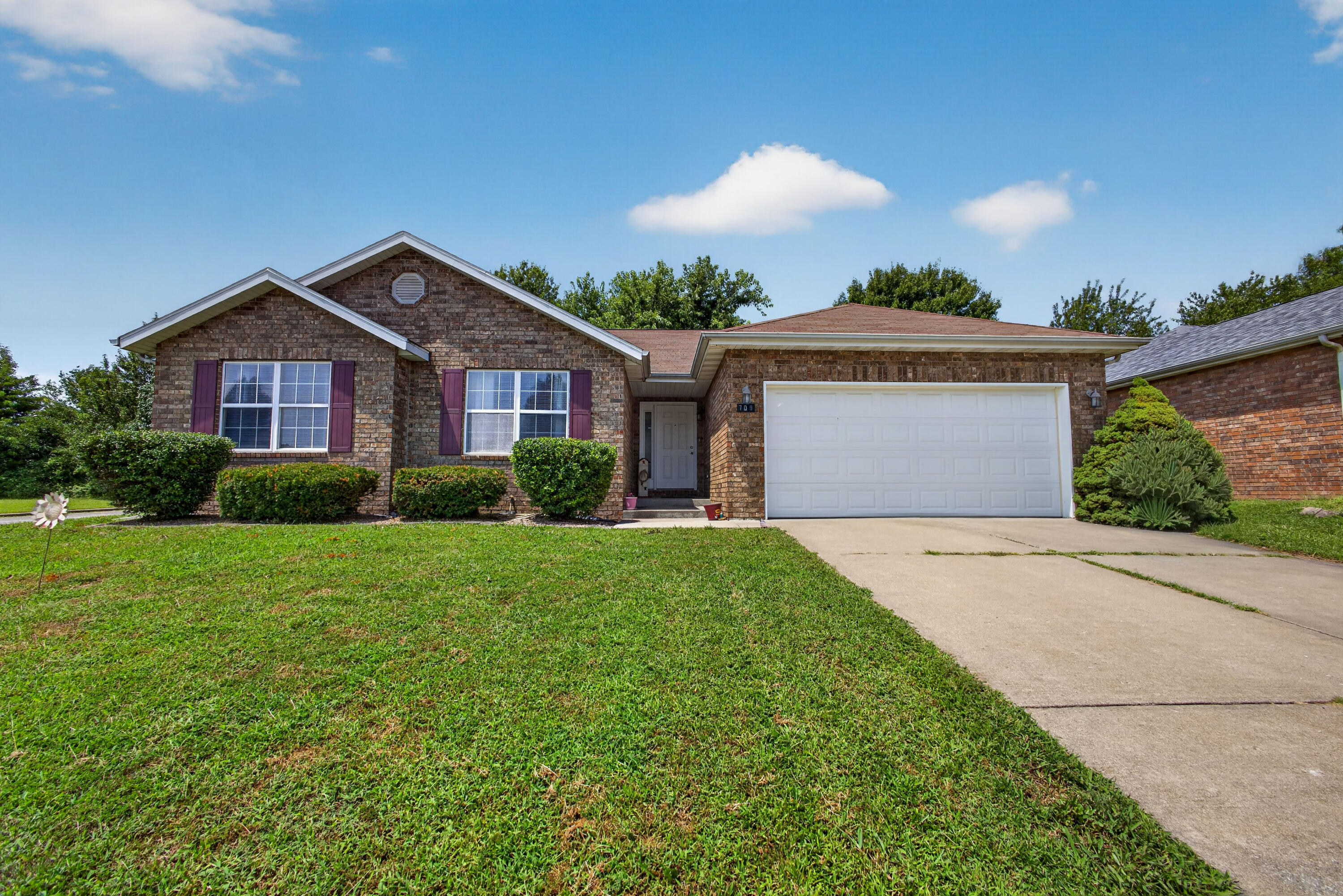 709 South Hazelnut Avenue Springfield, MO 65802 - Photo 1 of 25 709 Hazelnut-2