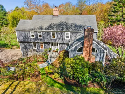 $2,250,000 | 21 Hemlock Hills, Chappaqua, NY 10514
