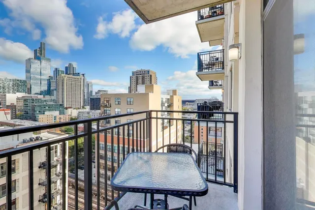 $387,500 | 1529 South State Street, Unit 14J, Chicago, IL 60605