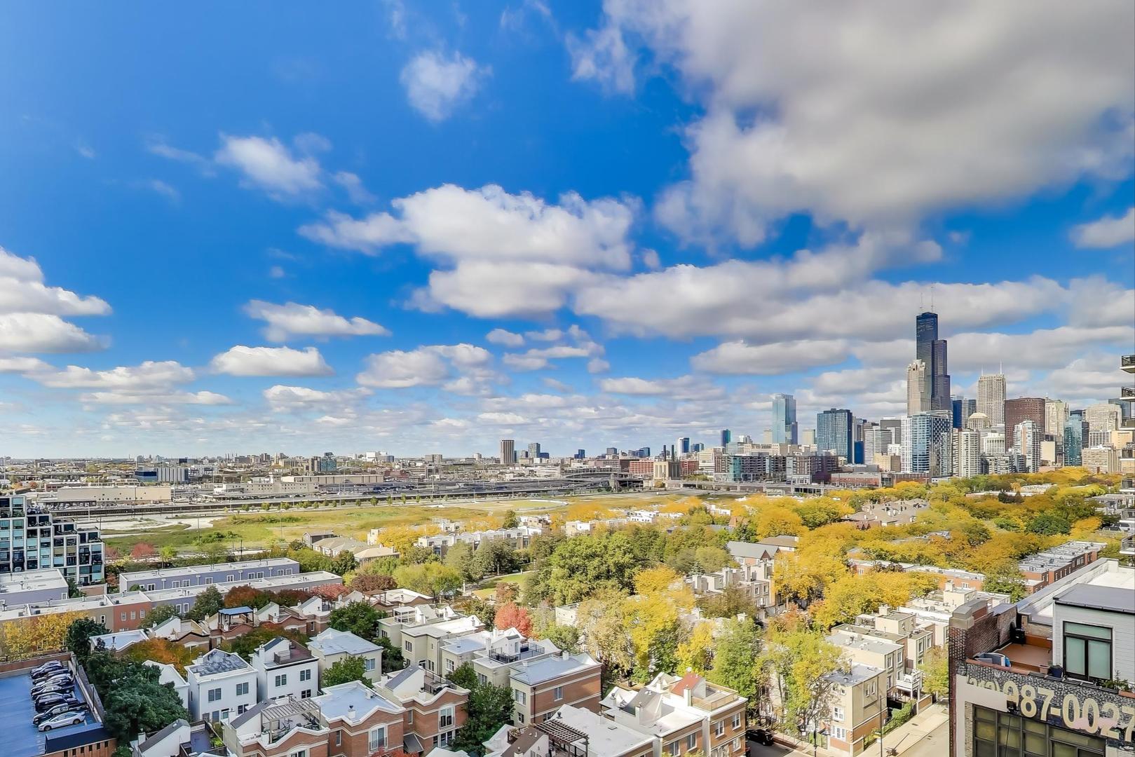 1529 South State Street, Unit 14J Chicago, IL 60605 - Photo 28 of 30 a view of a lake with buildings