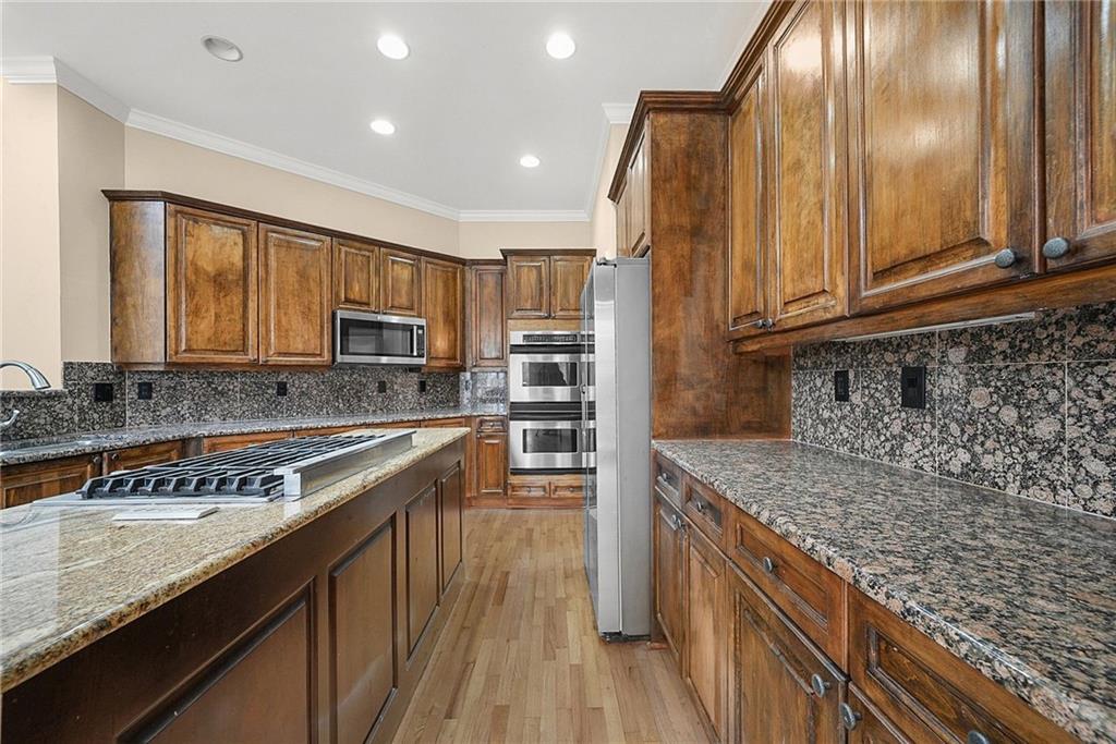 225 Lake Summit View Atlanta, GA 30342 - Photo 11 of 45