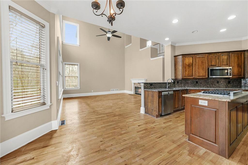 225 Lake Summit View Atlanta, GA 30342 - Photo 13 of 45