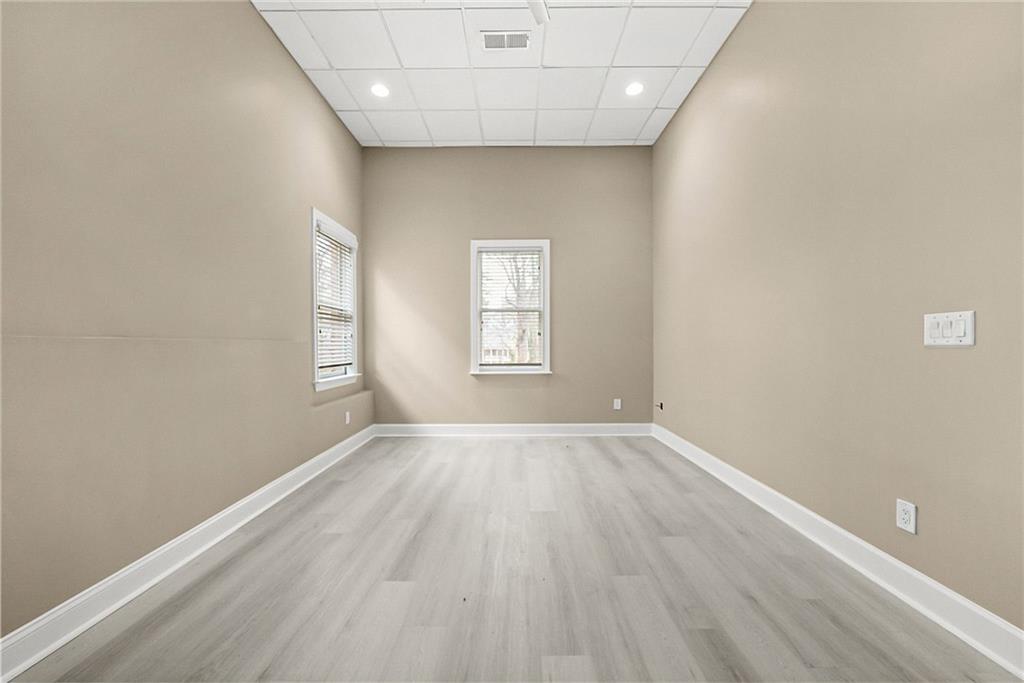 225 Lake Summit View Atlanta, GA 30342 - Photo 38 of 45