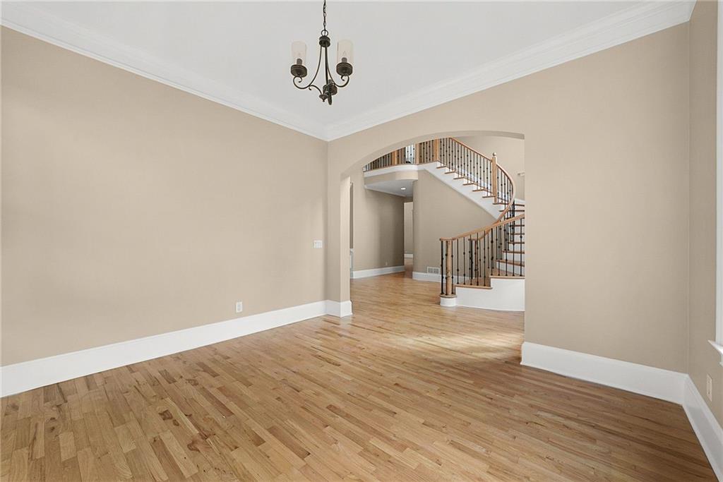 225 Lake Summit View Atlanta, GA 30342 - Photo 6 of 45