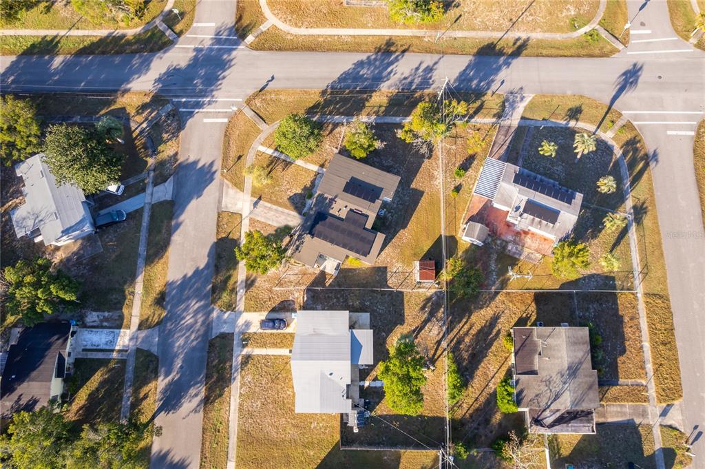 944 Halstead Street Deltona, FL 32725 - Photo 4 of 28