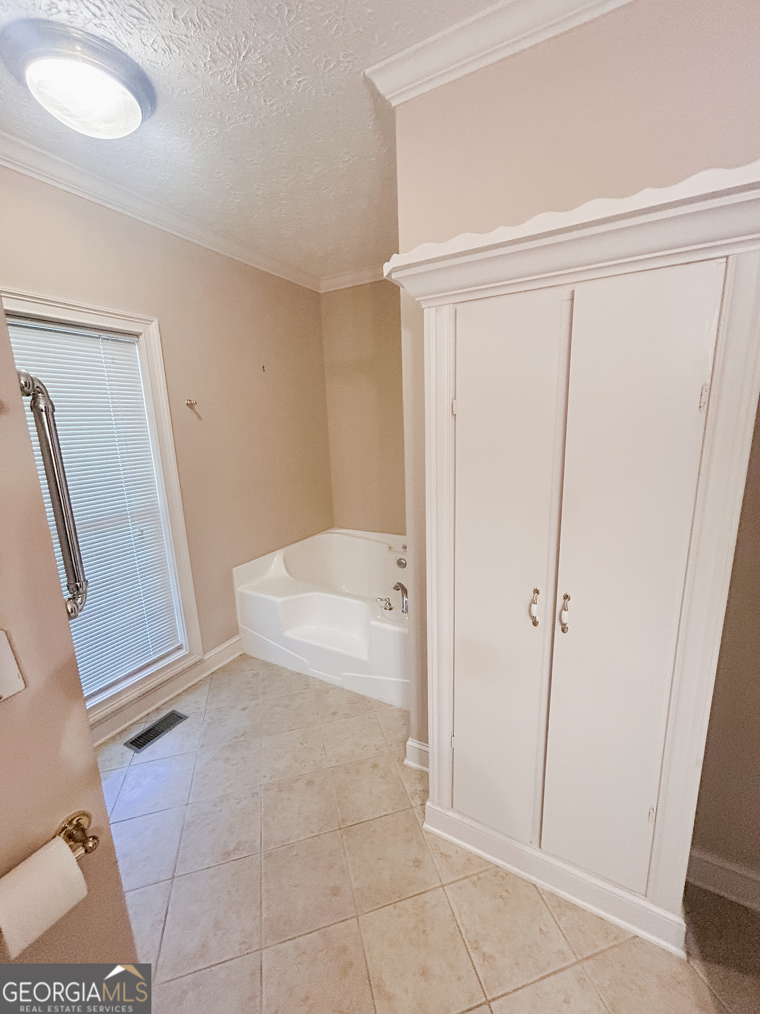 1136 Cole Lake Road Dallas, GA 30157 - Photo 29 of 57 a bathroom with a sink a toilet and a shower