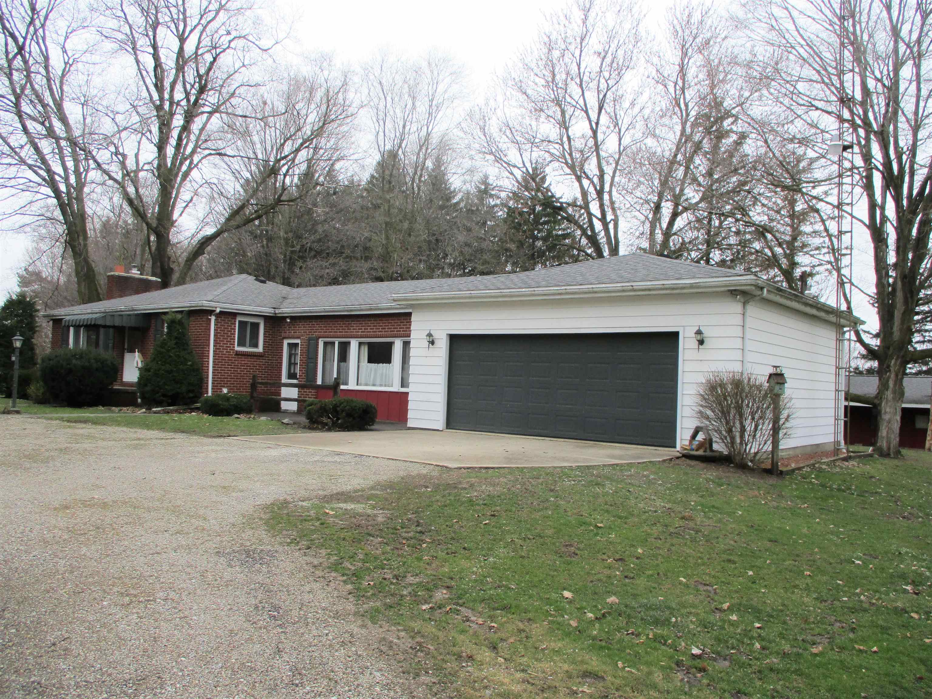 11191 Lansing Road Durand, MI 48429 - Photo 3 of 51 50104972-2.JPG