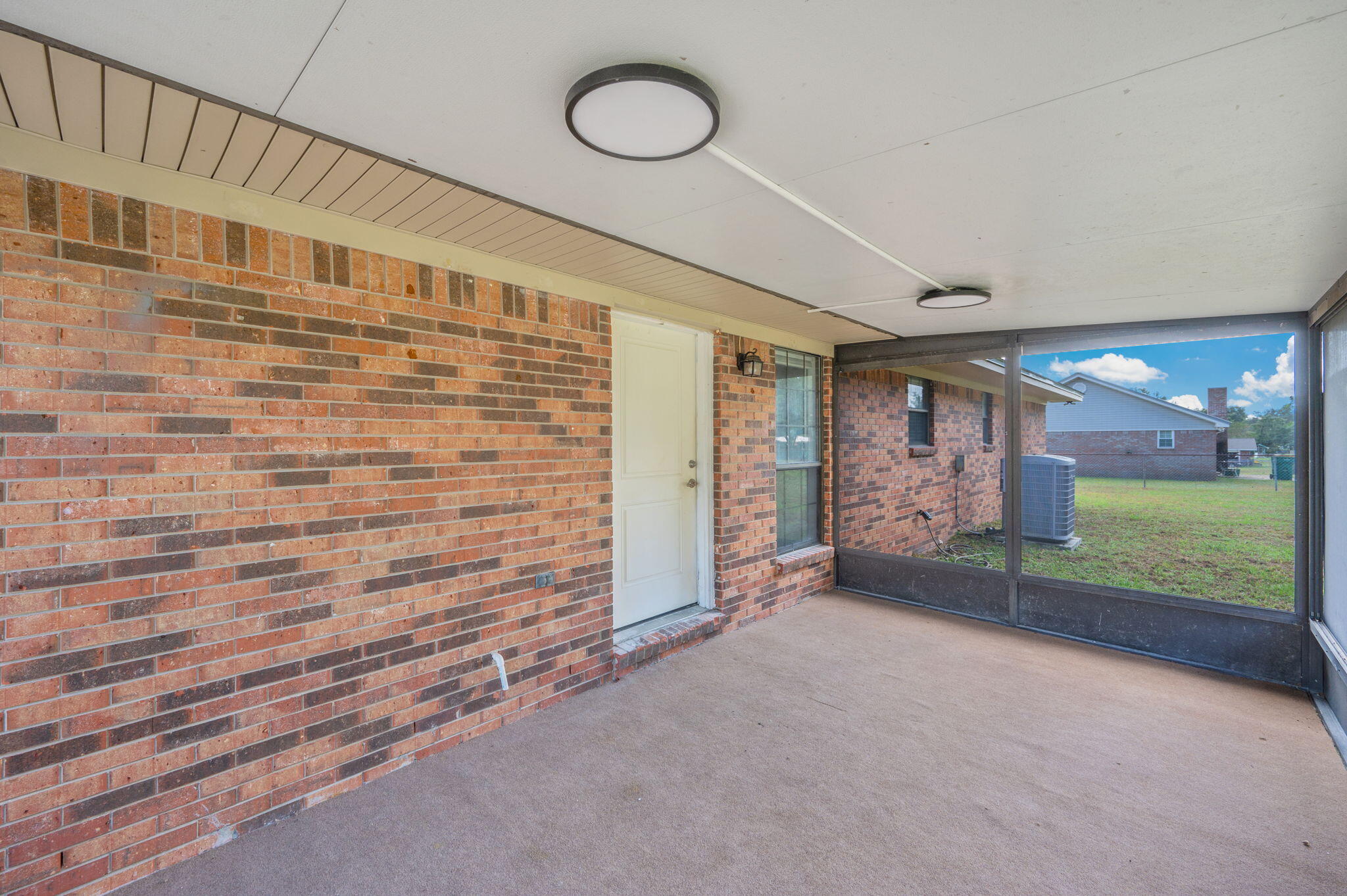 5356 Constitution Road Crestview, FL 32539 - Photo 26 of 32 a view of an empty room and window