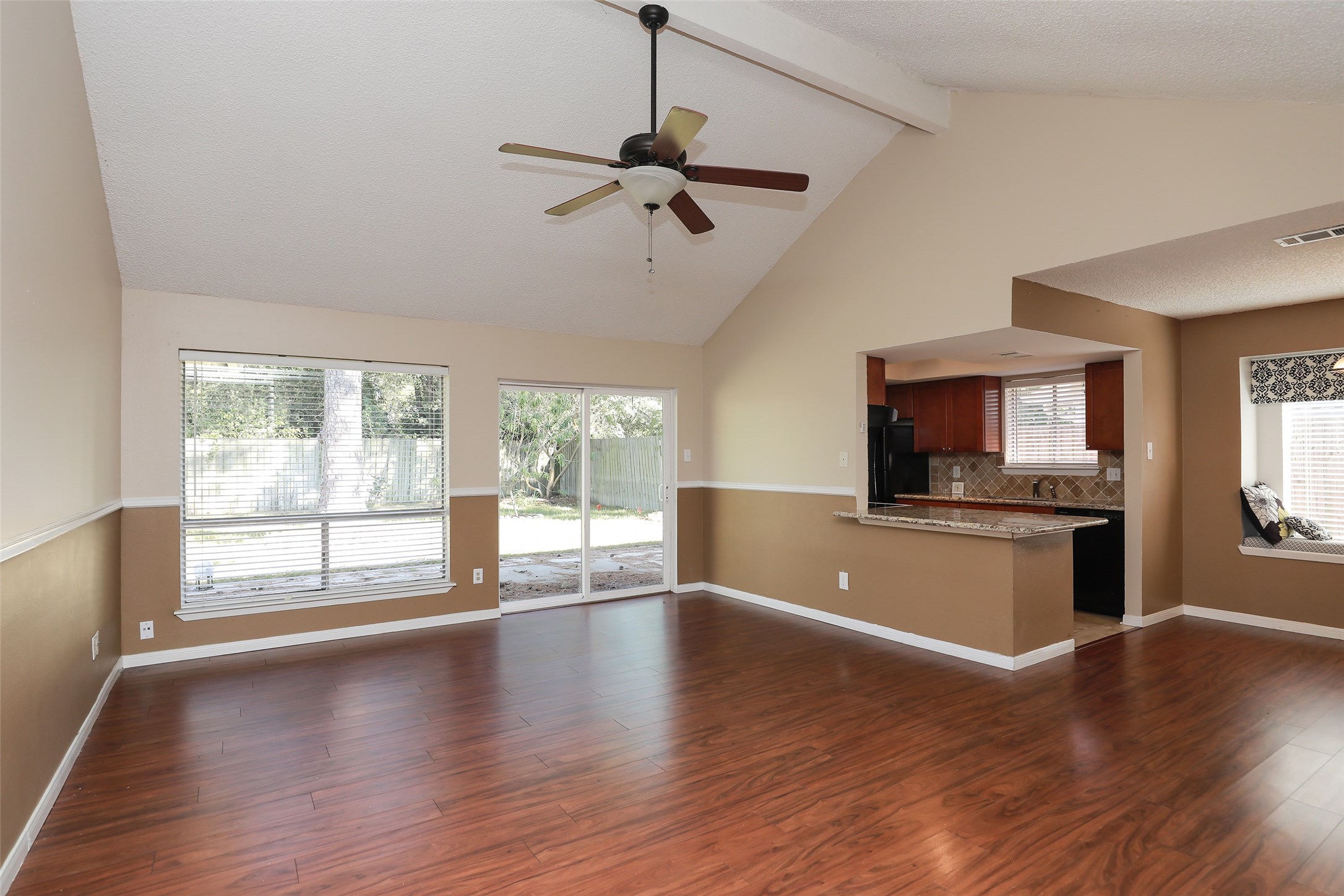 9634 Magnolia Ridge Drive Houston, TX 77070 - Photo 3 of 15 Gallery Image 3