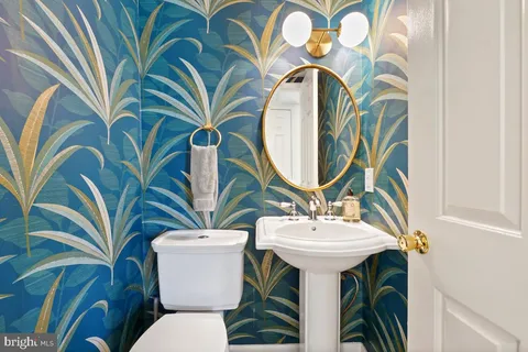 $795,000 | 4607 MacArthur Boulevard Northwest, Unit B, Washington, DC 20007