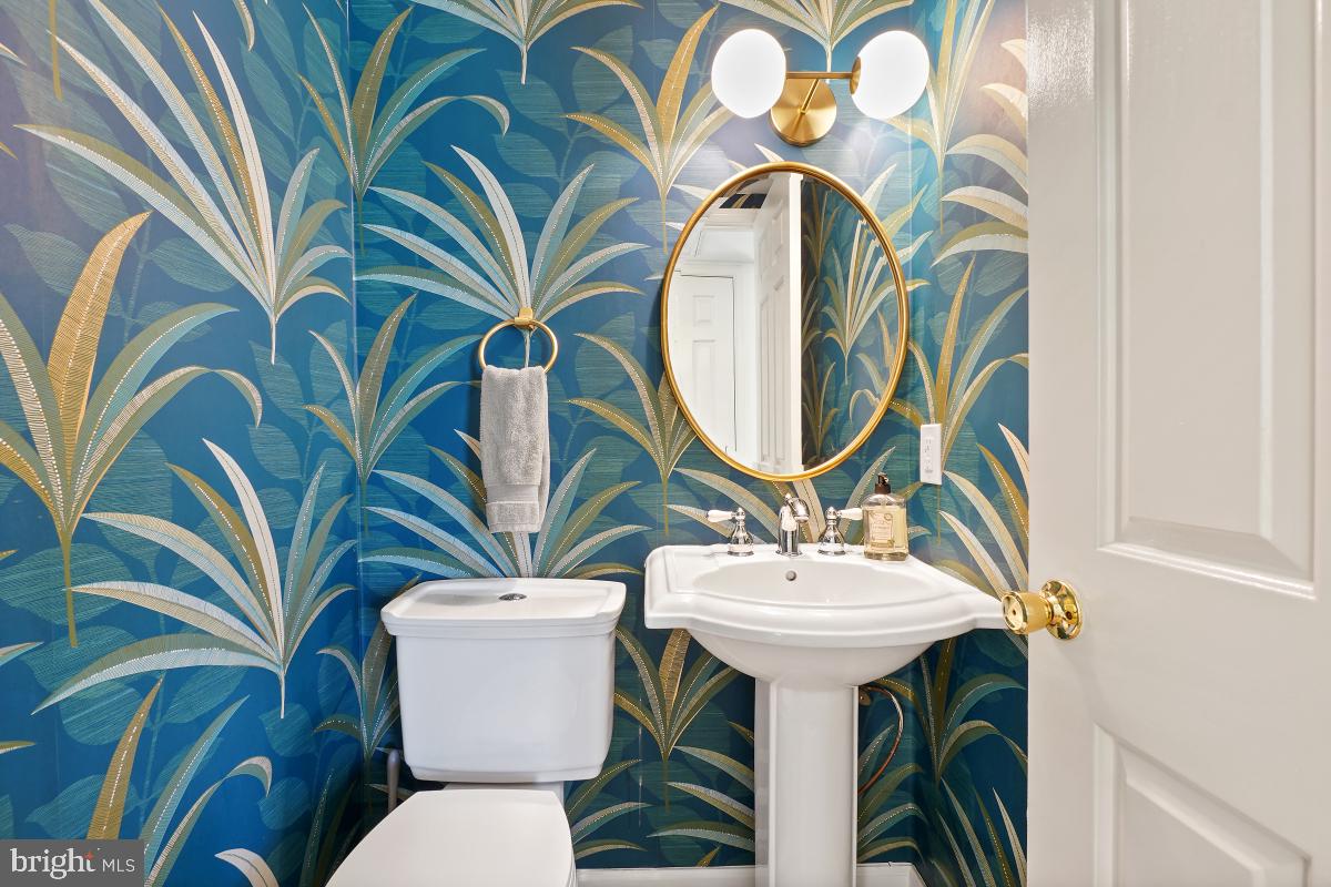 4607 MacArthur Boulevard Northwest, Unit B Washington, DC 20007 - Photo 14 of 34