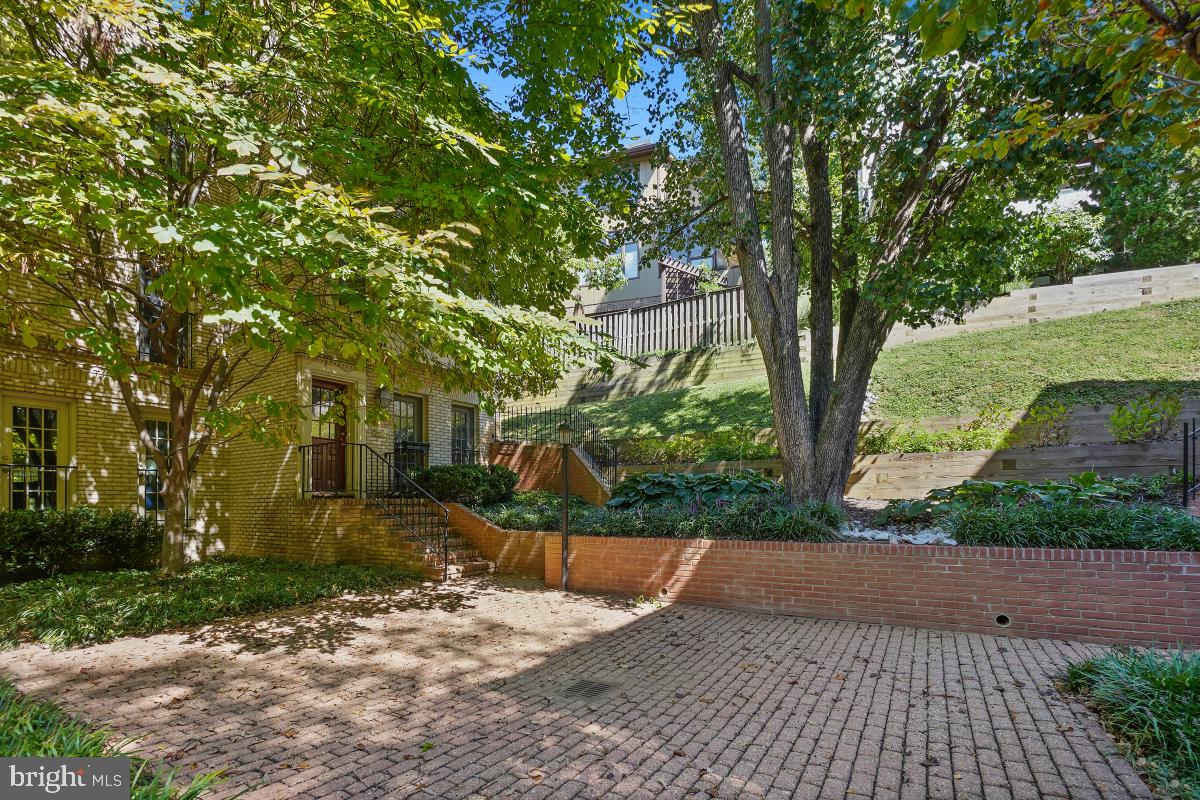 4607 MacArthur Boulevard Northwest, Unit B Washington, DC 20007 - Photo 34 of 34