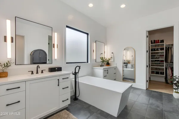 $1,950,000 | 5513 East Verde Lane, Phoenix, AZ 85018