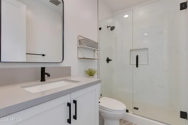 $1,950,000 | 5513 East Verde Lane, Phoenix, AZ 85018
