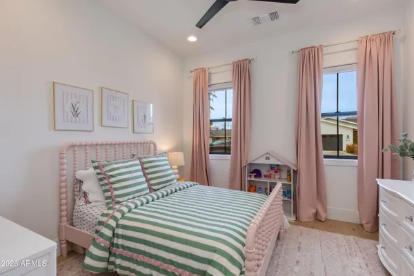 $1,950,000 | 5513 East Verde Lane, Phoenix, AZ 85018