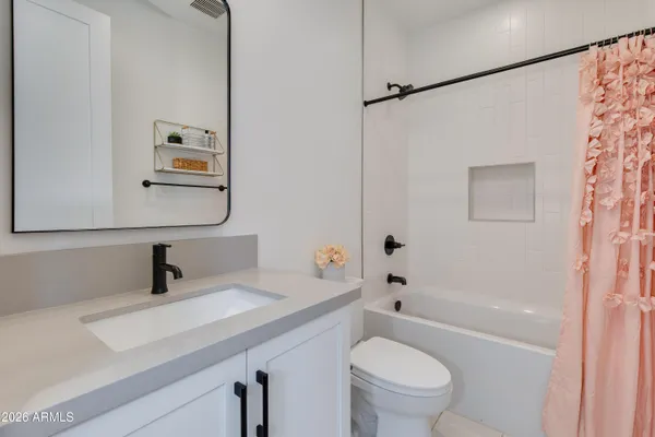$1,950,000 | 5513 East Verde Lane, Phoenix, AZ 85018