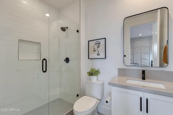 $1,950,000 | 5513 East Verde Lane, Phoenix, AZ 85018