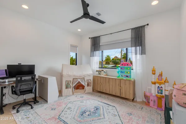 $1,950,000 | 5513 East Verde Lane, Phoenix, AZ 85018