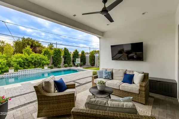 $1,950,000 | 5513 East Verde Lane, Phoenix, AZ 85018