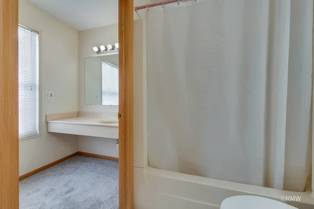 $334,900 | 443 Seneca Lane, Bolingbrook, IL 60440