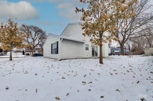 $334,900 | 443 Seneca Lane, Bolingbrook, IL 60440