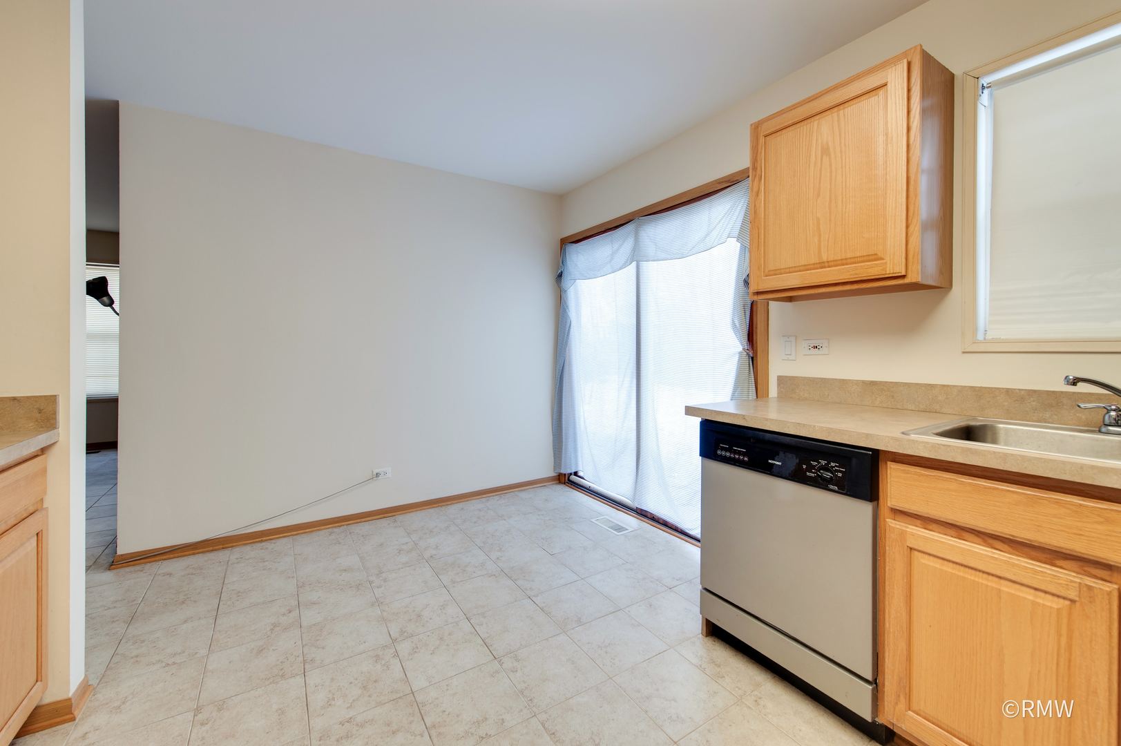 443 Seneca Lane Bolingbrook, IL 60440 - Photo 10 of 23