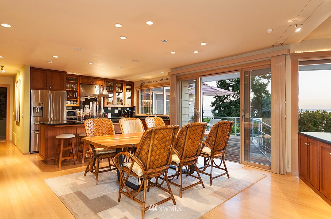 4715 West Ruffner Street Seattle, WA 98199 - Photo 4 of 25 Gallery Image 4