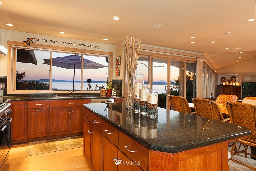 4715 West Ruffner Street Seattle, WA 98199 - Photo 6 of 25 Gallery Image 6