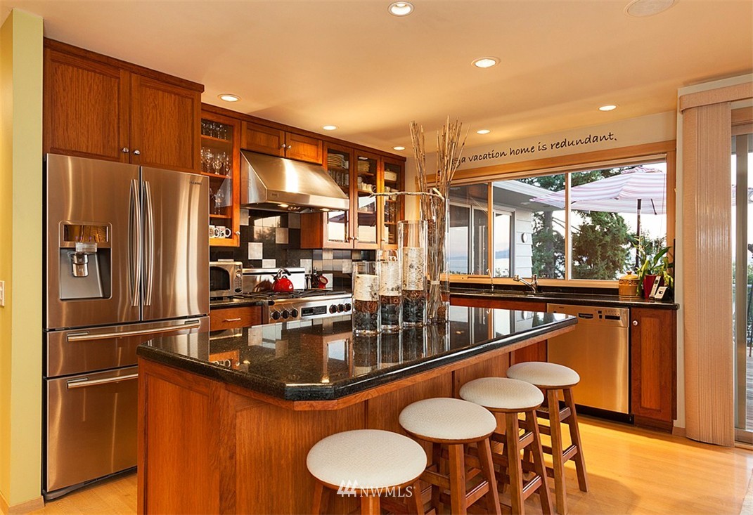 4715 West Ruffner Street Seattle, WA 98199 - Photo 7 of 25 Gallery Image 7