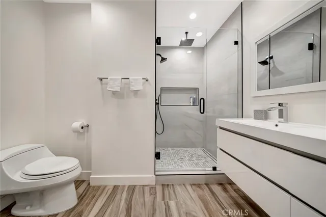 $16,500 | 22914 Calvert Street, Woodland Hills, CA 91367