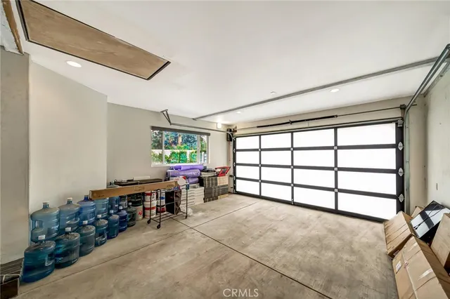 $16,500 | 22914 Calvert Street, Woodland Hills, CA 91367