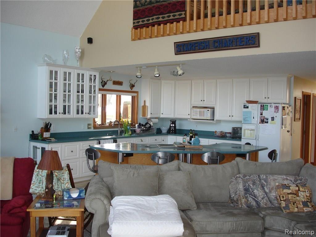 8600 Riverside Drive Brighton, MI 48116 - Photo 7 of 32 8600 Riverside Dr 006.JPG