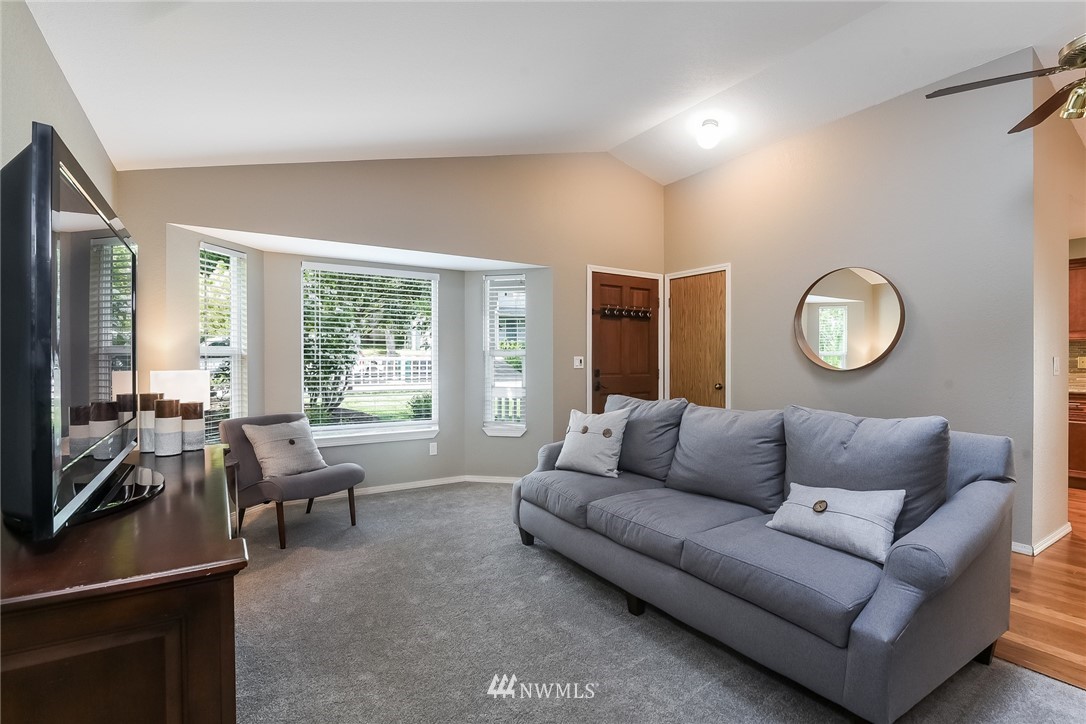 17611 28th Avenue Southeast Bothell, WA 98012 - Photo 3 of 22