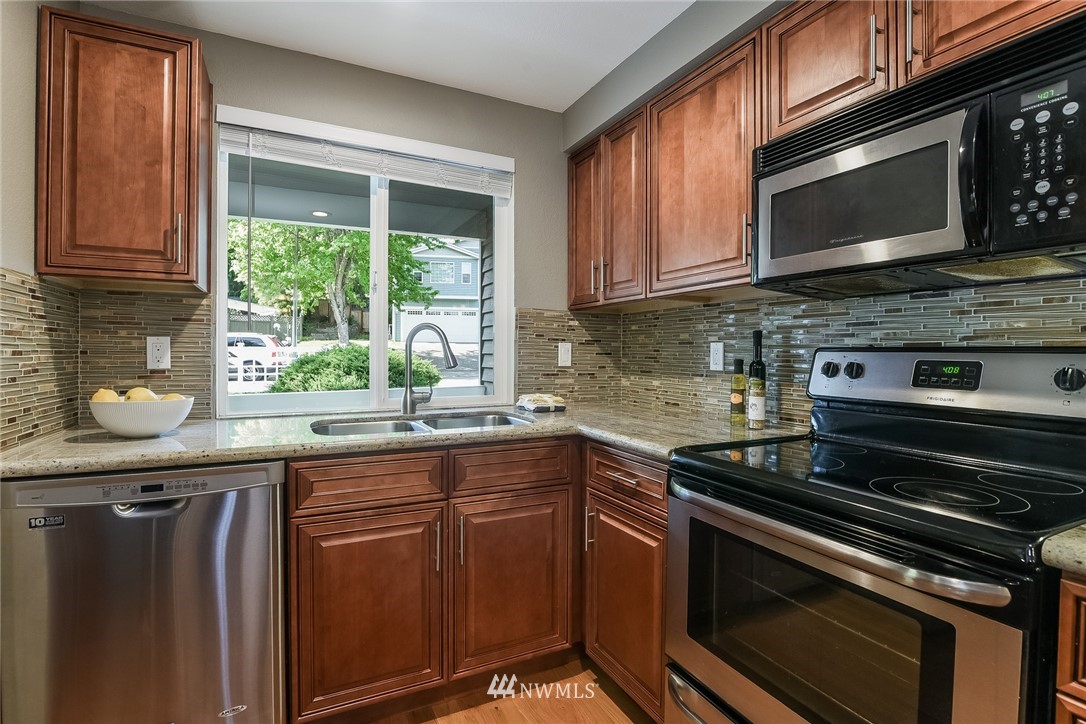 17611 28th Avenue Southeast Bothell, WA 98012 - Photo 7 of 22