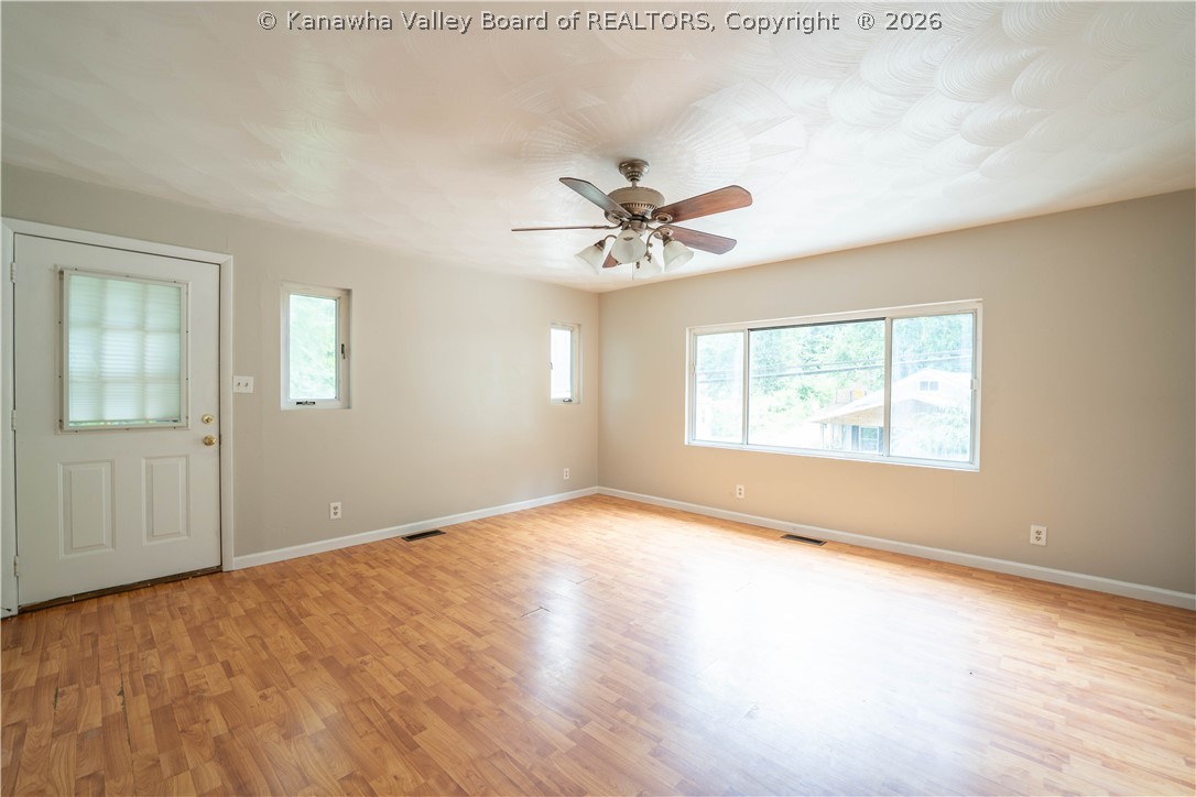909 South Park Road Charleston, WV 25304 - Photo 6 of 13 Gallery Image 6