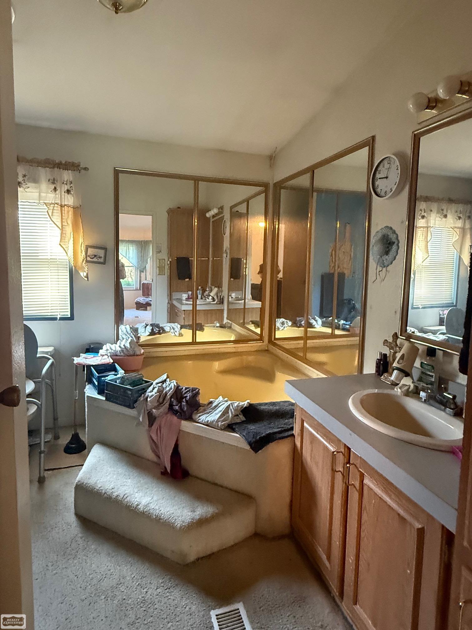 2173 North Youngs Road Attica, MI 48412 - Photo 12 of 24 50190686-66577e9d-0957-47c0-8ec8-d44a6c8989fb.JPG