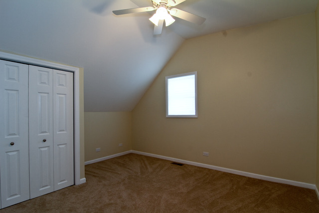 237 Village Road Willowbrook, IL 60527 - Photo 13 of 22