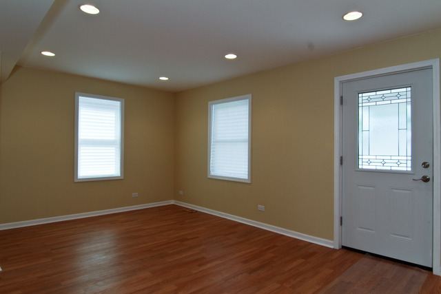 237 Village Road Willowbrook, IL 60527 - Photo 6 of 22