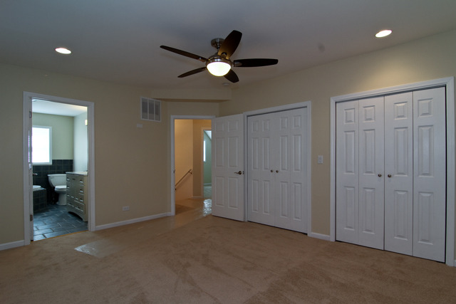 237 Village Road Willowbrook, IL 60527 - Photo 9 of 22