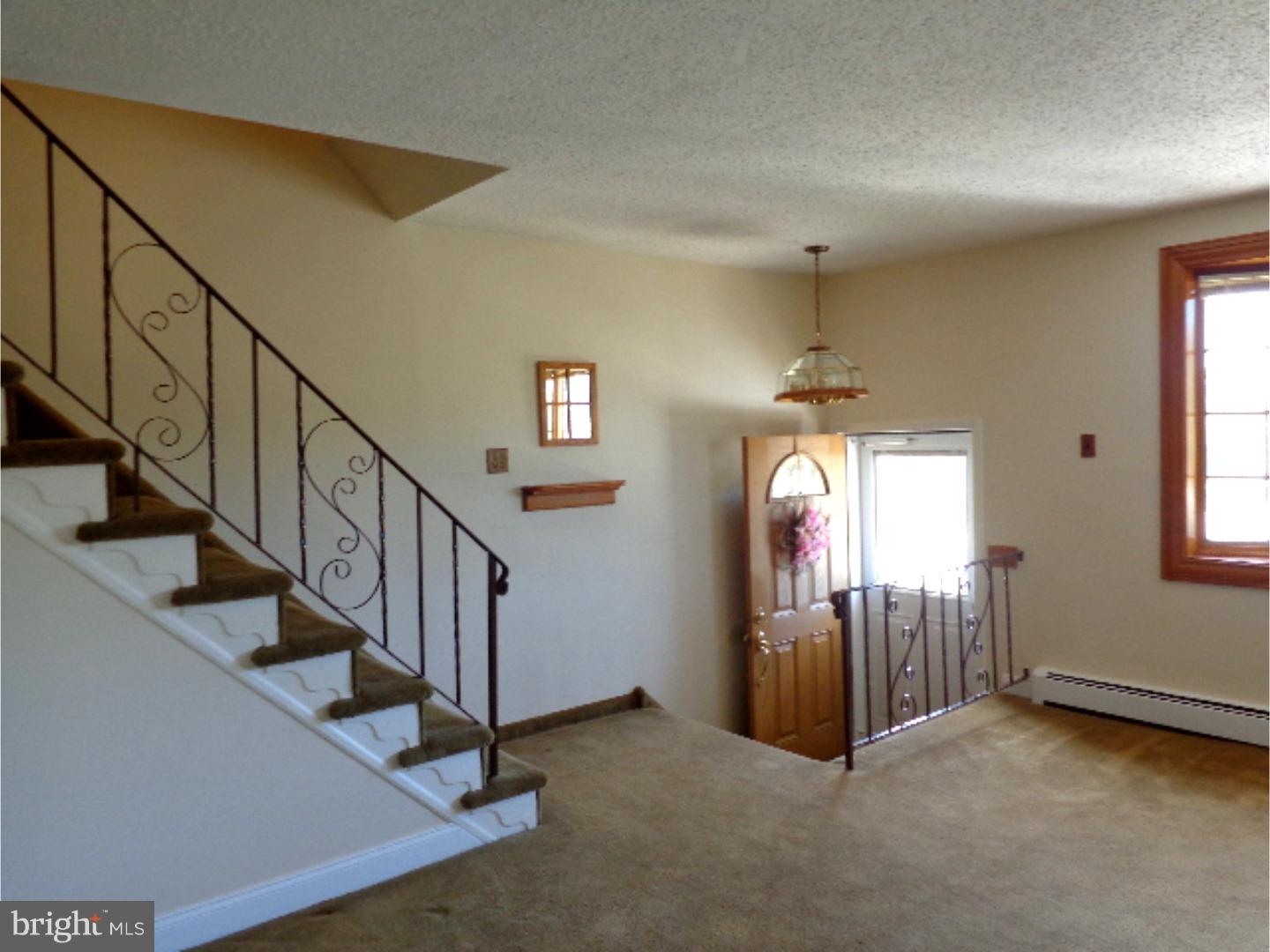 3242 Chesterfield Road Philadelphia, PA 19114 - Photo 3 of 25 Living Room