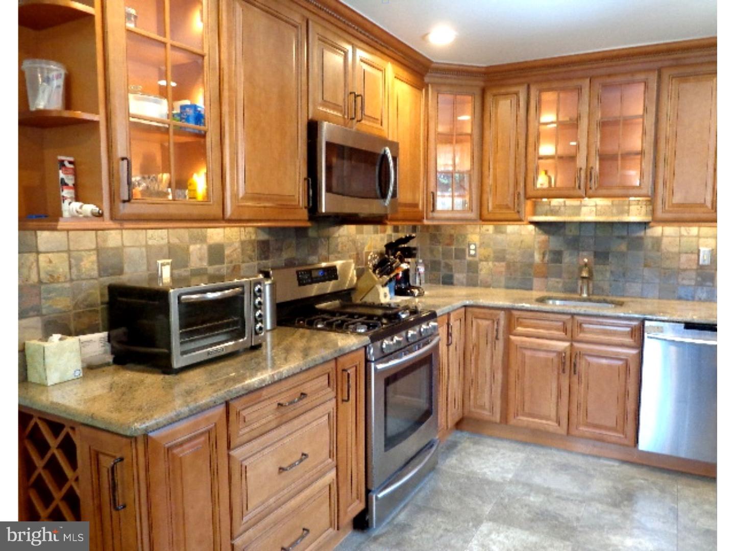 3242 Chesterfield Road Philadelphia, PA 19114 - Photo 6 of 25 Kitchen