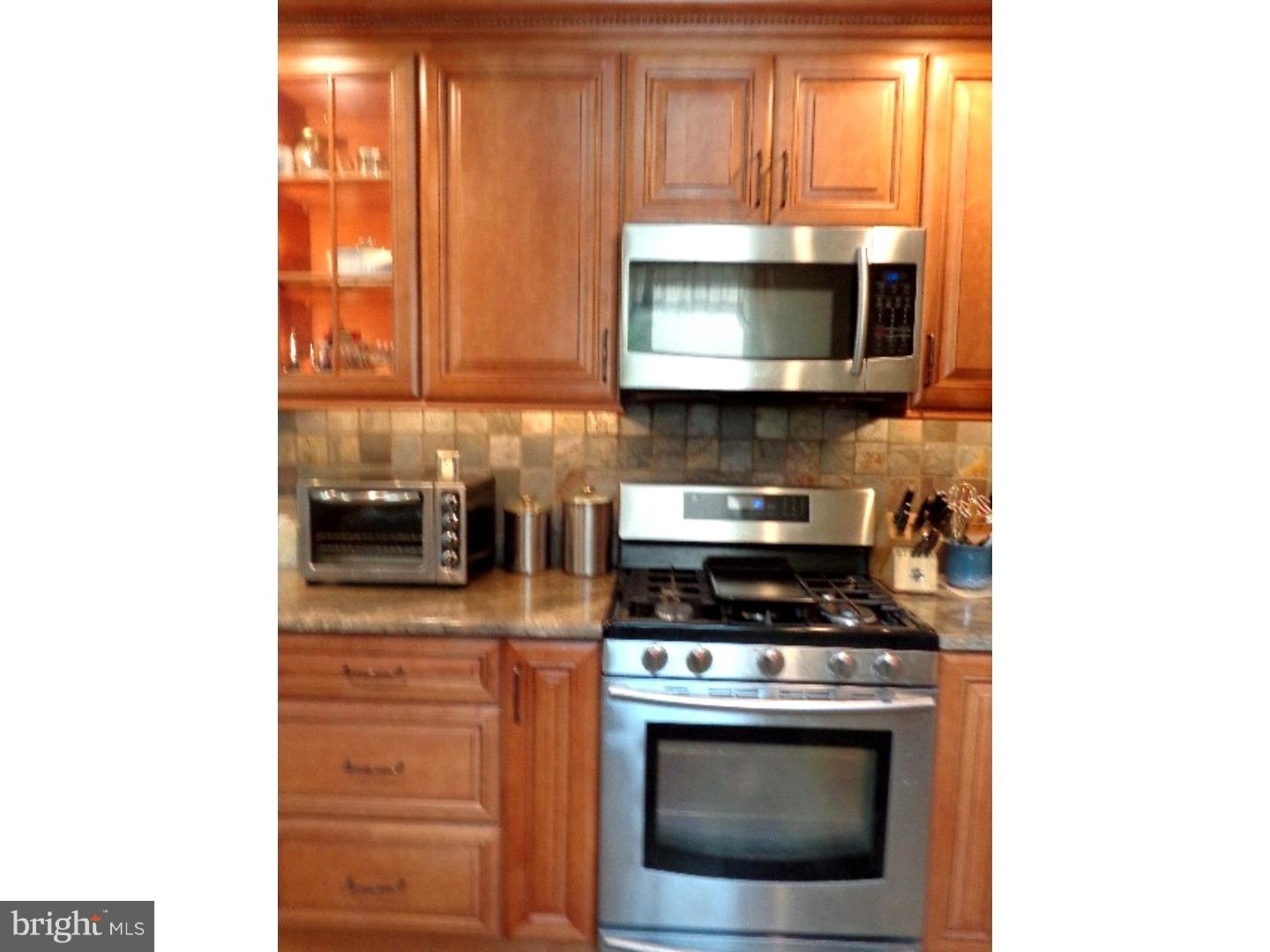 3242 Chesterfield Road Philadelphia, PA 19114 - Photo 7 of 25 Kitchen